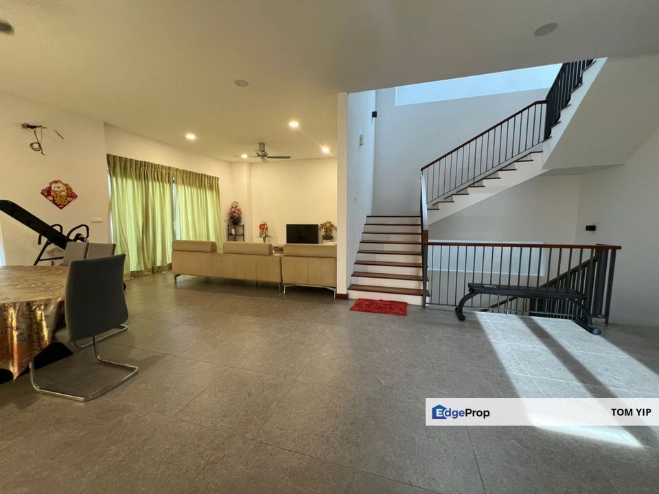 [Partially Furnished] 3 Storey SEMI D End Lot , The Estana , Kota Damansara Seksyen 9, Selangor, Kota Damansara