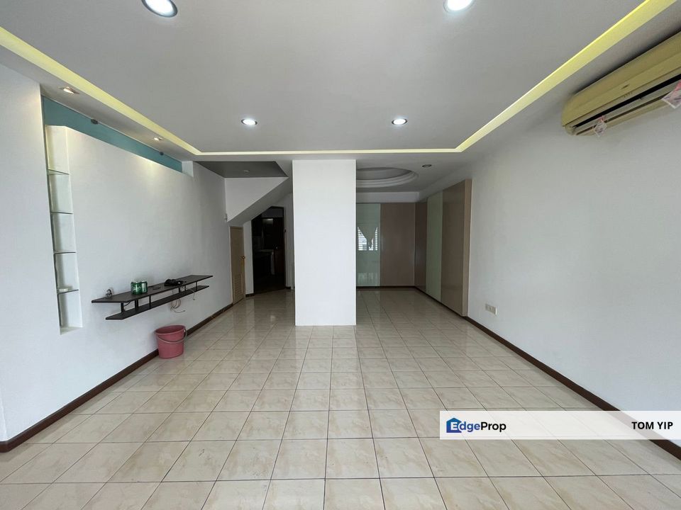 RENOVATED & CHEAP, 3sty Terrace Subang Impian , Uranus U5, Subang Bestari, Selangor, Subang
