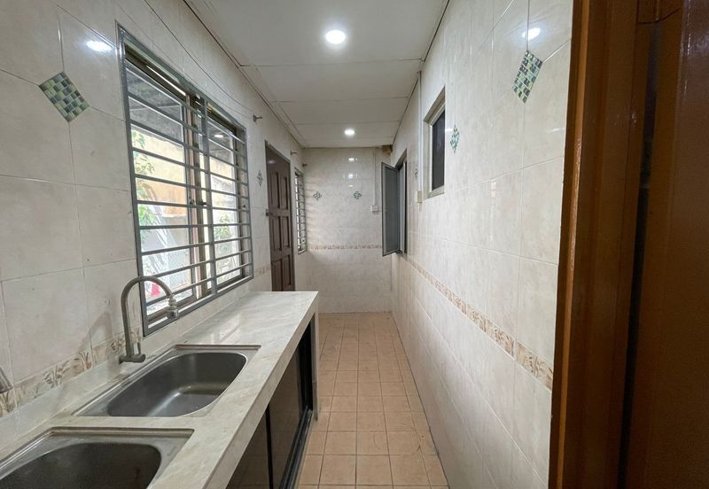 Jalan Uranus U5/128D