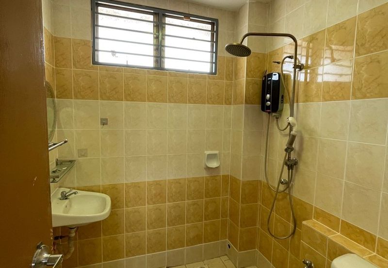 Jalan Uranus U5/128D