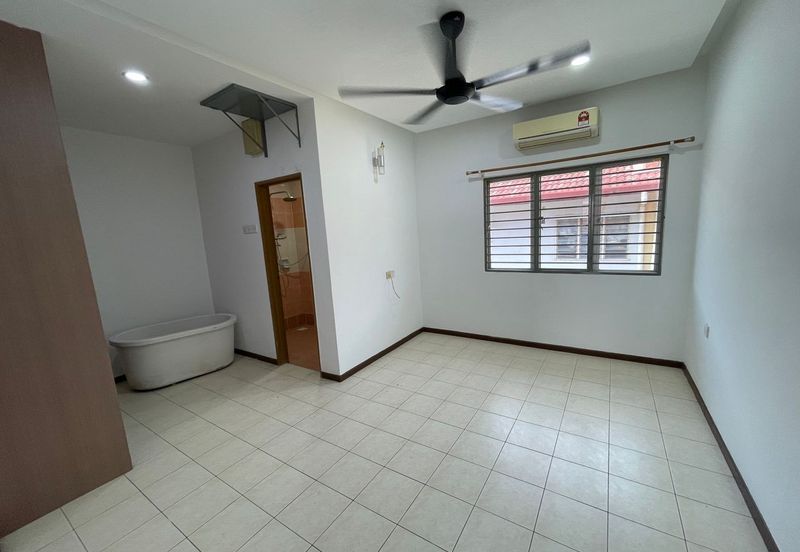 Jalan Uranus U5/128D