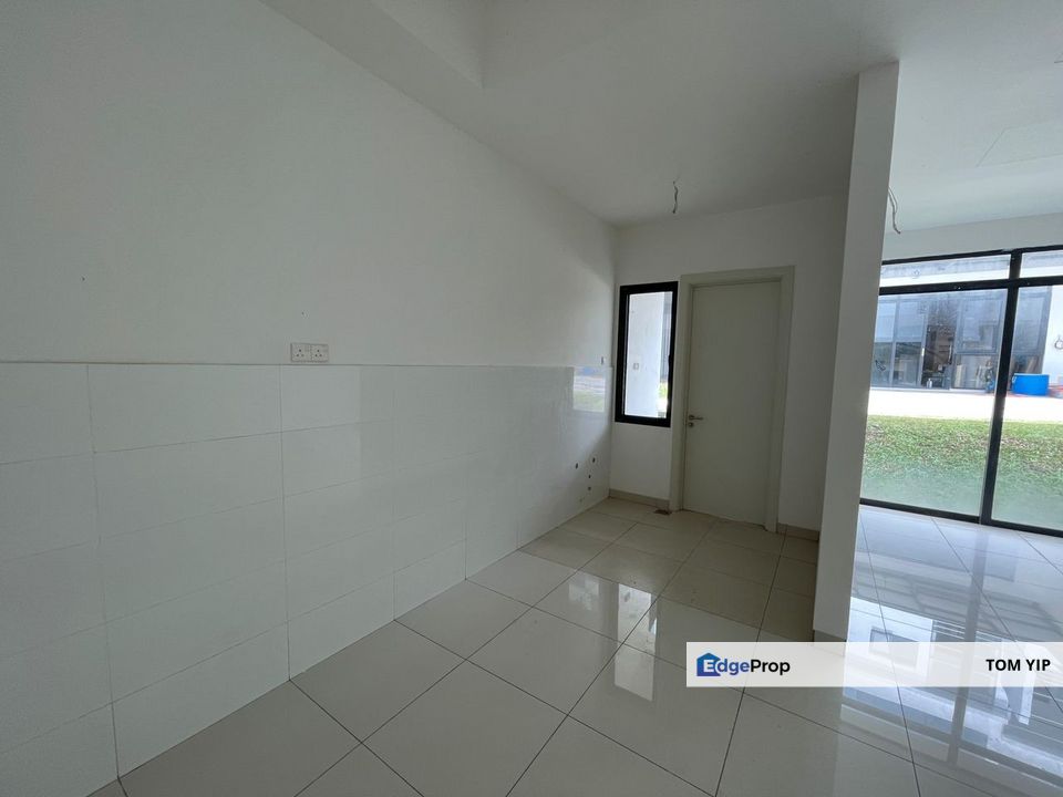 2.5 Storey Lakeclub Parkhome Rawang 22x75, Selangor, Rawang