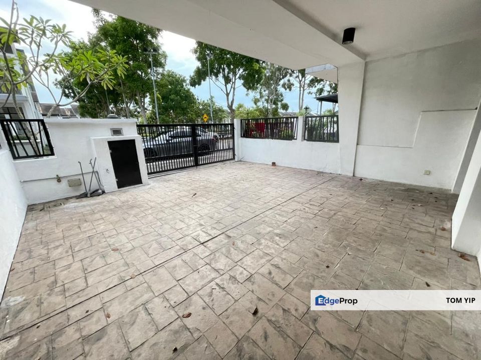 [Facing empty] 2 Sty Terrace M Residence 1 Bandar Tasik Puteri Rawang, Selangor, Rawang