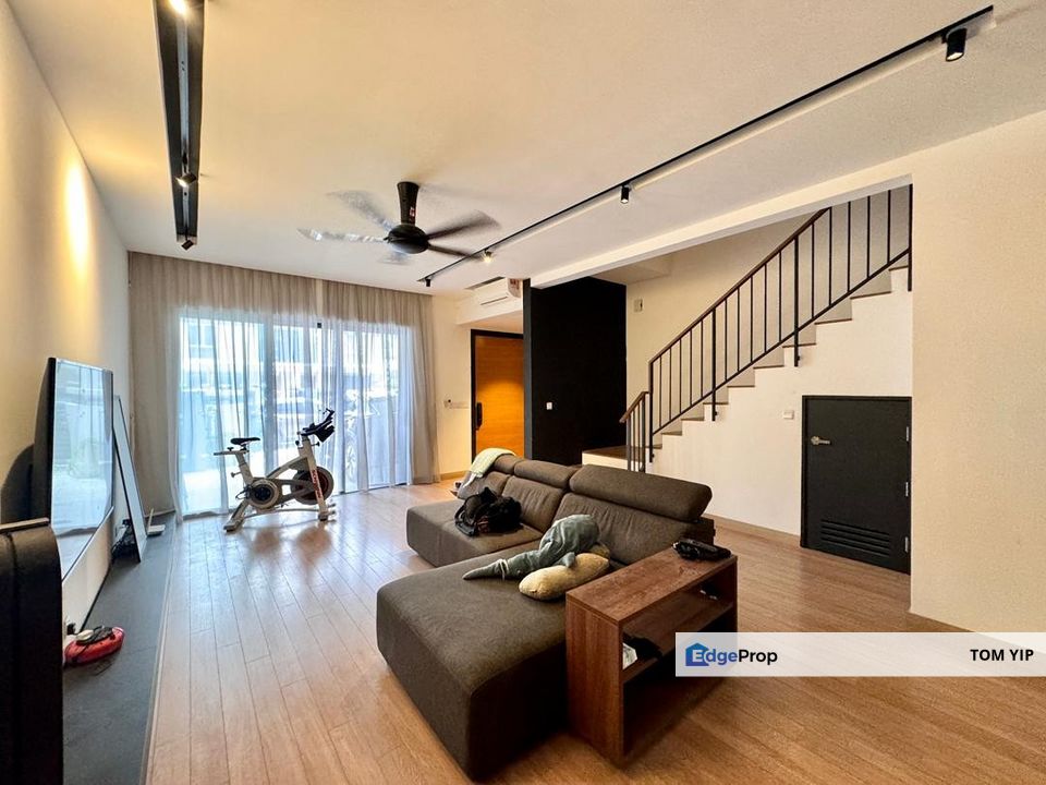 [RENOVATED] 2 Storey Terrace Garland Kota Emerald Rawang, Selangor, Rawang