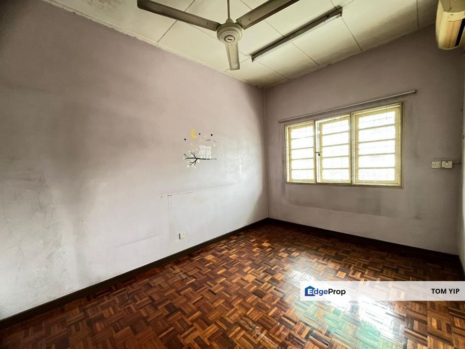 CHEAP 2 Storey Terrace House USJ 3 @ Subang Jaya, Selangor, Subang Jaya