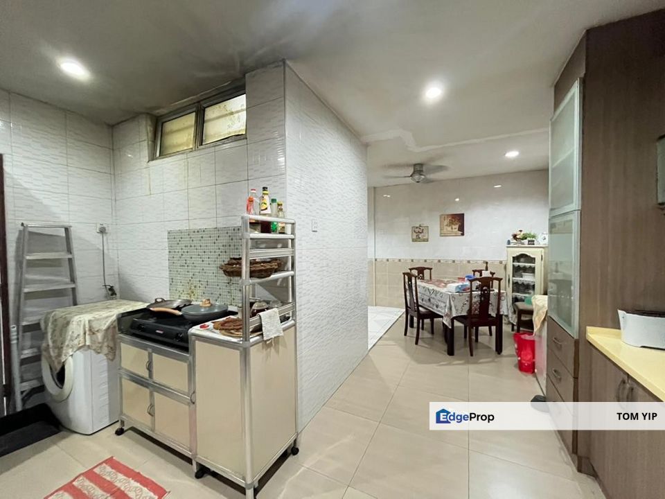 Facing Open, 2 Storey Terrace RENOVATED Kota Damansara Seksyen 8, Selangor, Kota Damansara