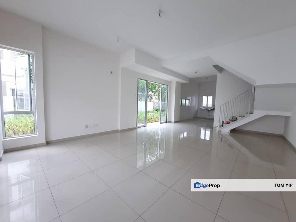(2100sf) 2 Sty Terraced End Lot. Acacia Park. Bandar Tasik Puteri. Rawang, Selangor, Rawang