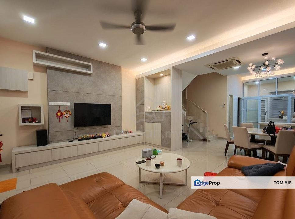 (RENO+FURNISHED) 2sty End Lot House Acacia Park 3 Bandar Tasik Puteri Rawang, Selangor, Rawang