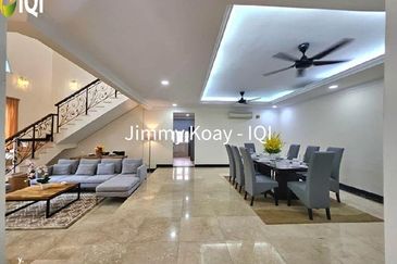 Kiara Peak (Puncak Kiara)