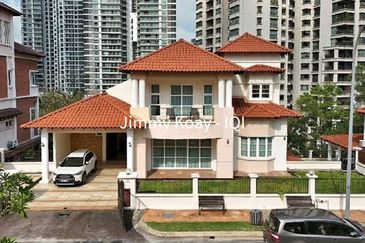 Kiara Peak (Puncak Kiara)