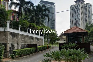 Kiara Peak (Puncak Kiara)