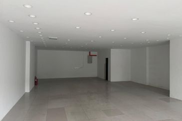 Ground Floor Shop @ 🔥Saville Kajang🔥 facing main road for rent near Kajang MRT, Mcdonalds Jln Reko