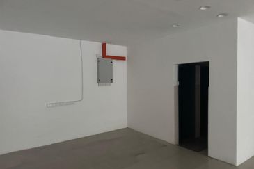 Ground Floor Shop @ 🔥Saville Kajang🔥 facing main road for rent near Kajang MRT, Mcdonalds Jln Reko