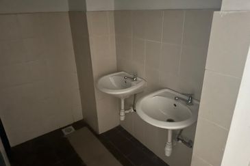 Ground Floor Shop @ 🔥Saville Kajang🔥 facing main road for rent near Kajang MRT, Mcdonalds Jln Reko