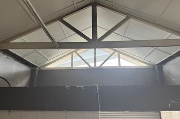 Kedai Kajang Town disewa facing Pintu C MRT Stadium Kajang