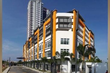 Office lot 🔥Saville Kajang🔥 bare unit for rent near MRT Kajang Bangi UKM Jalan Reko