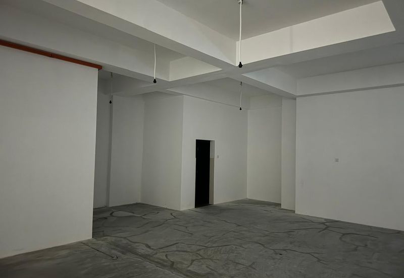 Office lot 🔥Saville Kajang🔥 bare unit for rent near MRT Kajang Bangi UKM Jalan Reko