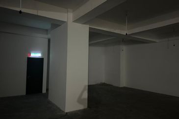Office lot 🔥Saville Kajang🔥 bare unit for rent near MRT Kajang Bangi UKM Jalan Reko