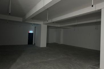 Office lot 🔥Saville Kajang🔥 bare unit for rent near MRT Kajang Bangi UKM Jalan Reko