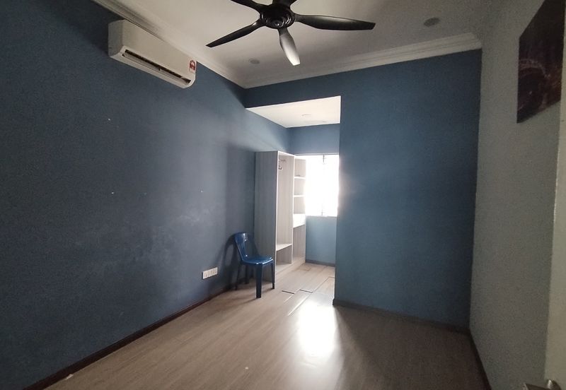 Taman Warisan, Kuala Selangor, 2.5 Storey Terrace House For Sale, Partial Furnished