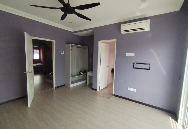 Taman Warisan, Kuala Selangor, 2.5 Storey Terrace House For Sale, Partial Furnished