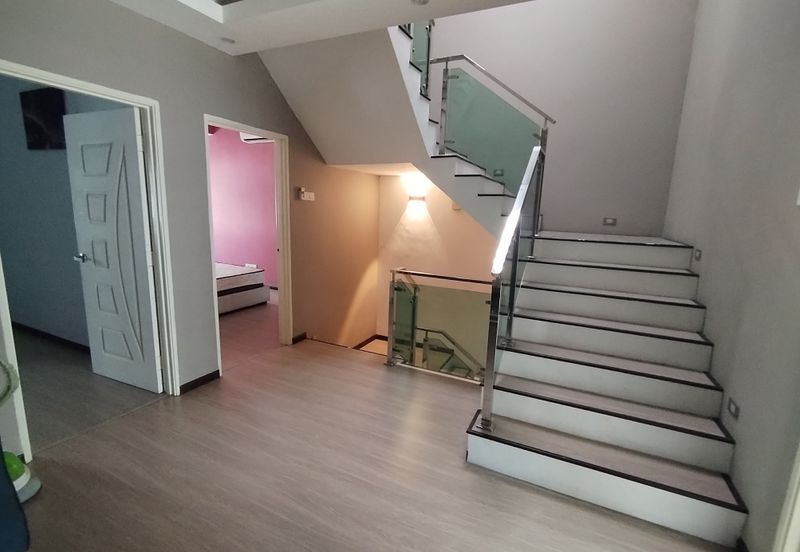 Taman Warisan, Kuala Selangor, 2.5 Storey Terrace House For Sale, Partial Furnished