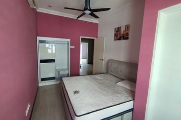 Taman Warisan, Kuala Selangor, 2.5 Storey Terrace House For Sale, Partial Furnished
