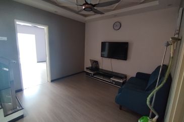 Taman Warisan, Kuala Selangor, 2.5 Storey Terrace House For Sale, Partial Furnished