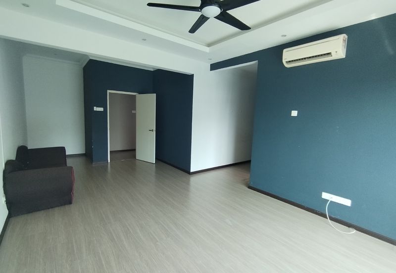 Taman Warisan, Kuala Selangor, 2.5 Storey Terrace House For Sale, Partial Furnished