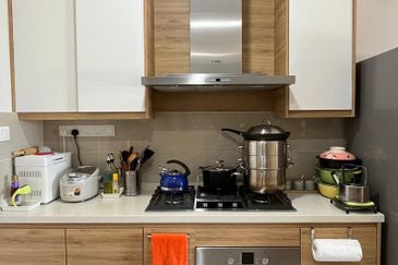 16 Quartz Melawati Condominium