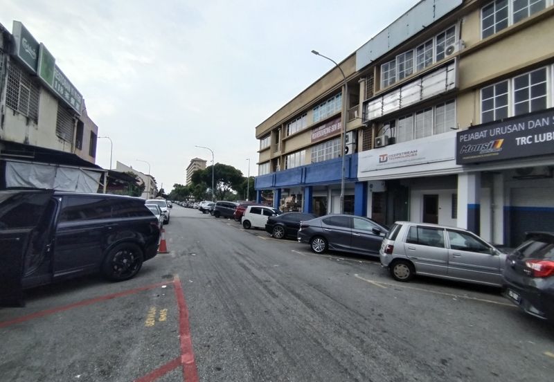 Prime location 3-Stry Shop in Taman Cahaya Indah, Ampang, Cahaya LRT station
