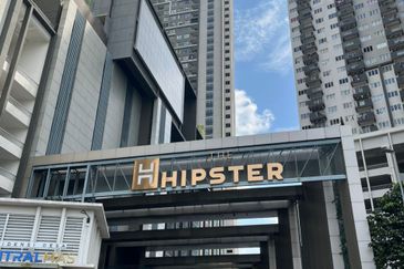 3R2B The Hipster Condo for Rent 