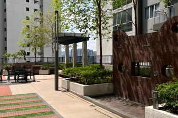 3R2B The Hipster Condo for Rent 