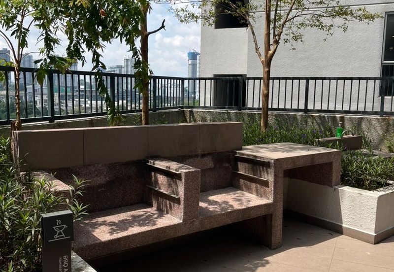 3R2B The Hipster Condo for Rent 