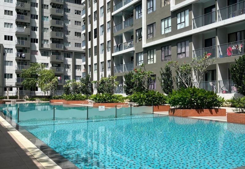 3R2B The Hipster Condo for Rent 