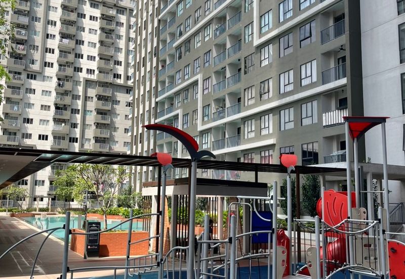 3R2B The Hipster Condo for Rent 