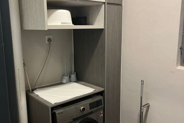 3R2B The Hipster Condo for Rent 