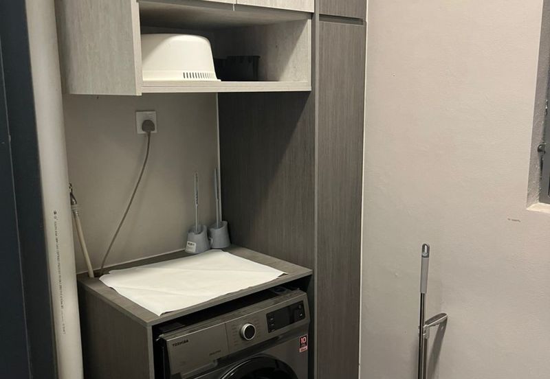 3R2B The Hipster Condo for Rent 