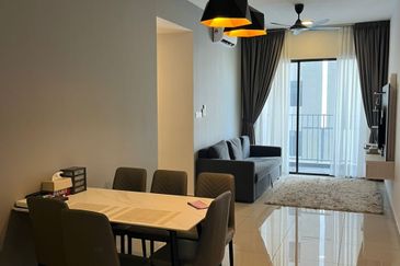 3R2B The Hipster Condo for Rent 