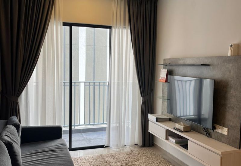 3R2B The Hipster Condo for Rent 