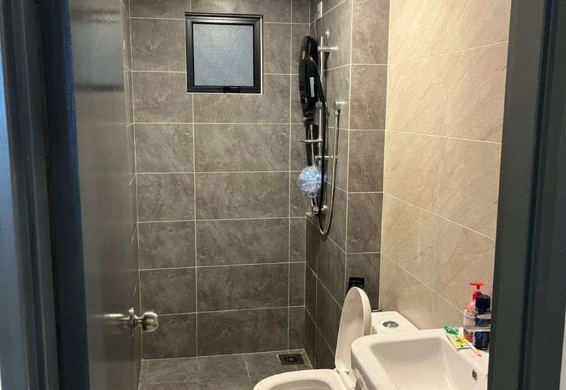 3R2B The Hipster Condo for Rent 