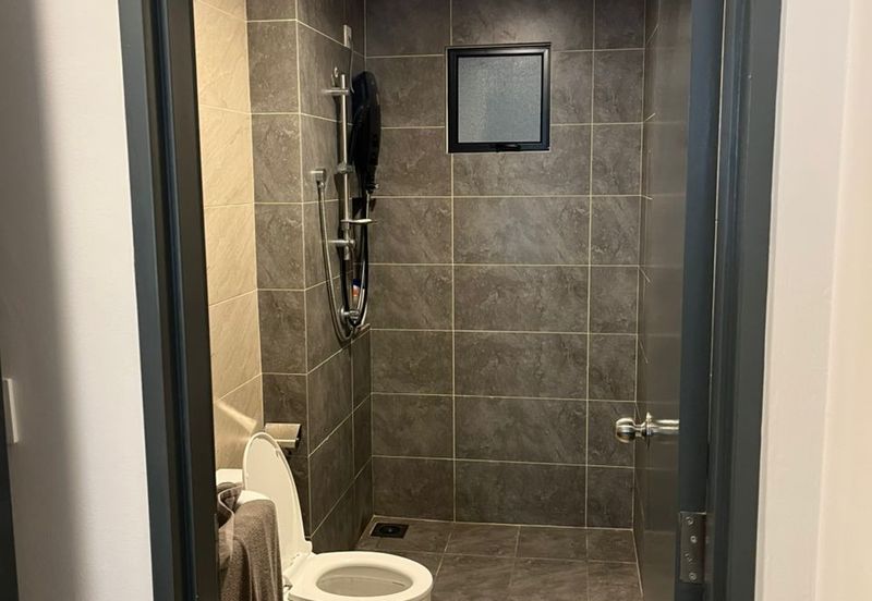 3R2B The Hipster Condo for Rent 