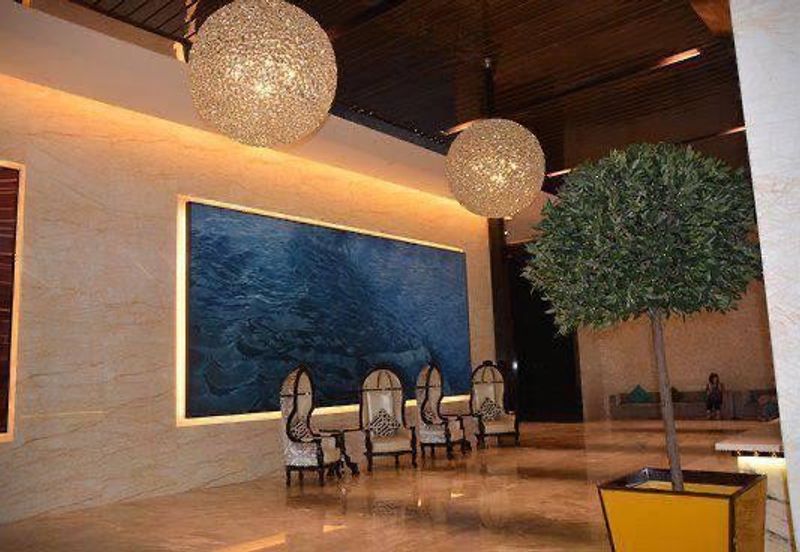 Face Platinum Suites