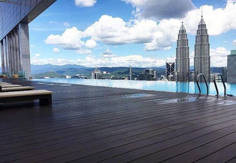 Face Platinum Suites