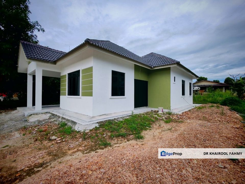 Simpang Renggam Kg Dato Ibrahim Majid Banglo Setingkat, Johor, Benut