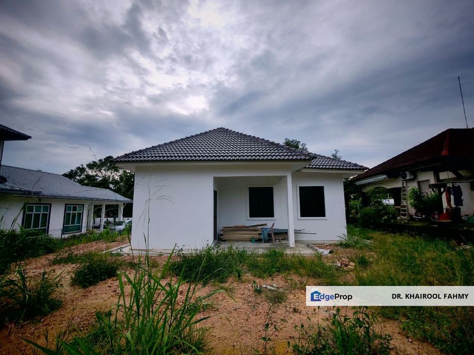 Simpang Renggam Kg Dato Ibrahim Majid Banglo Setingkat, Johor, Benut