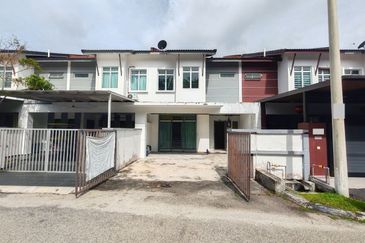 Taman Saujana Putra, Kesang