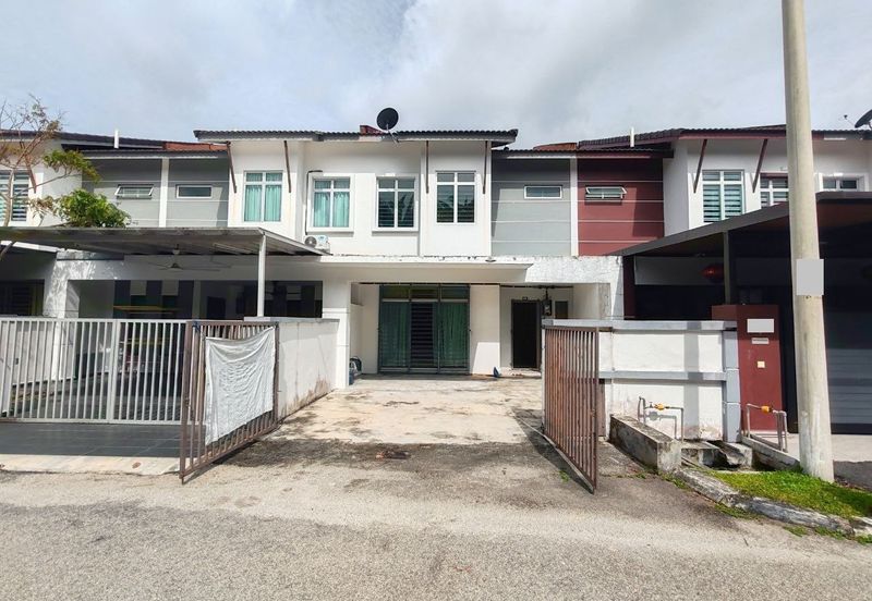 Taman Saujana Putra, Kesang