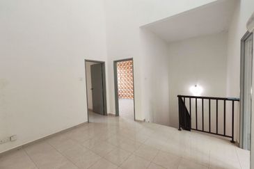 Taman Saujana Putra, Kesang