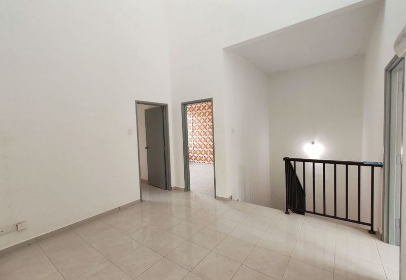 Taman Saujana Putra, Kesang